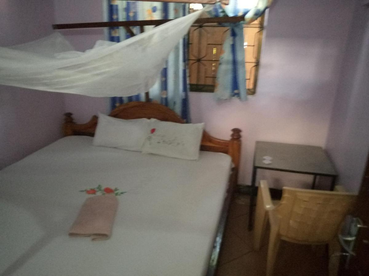 Kicec Bar And Guest House Airport Дар-эс-Саламе Экстерьер фото